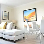 Spacious And Stylish 1 Bedroom Flat Near Chelsea
